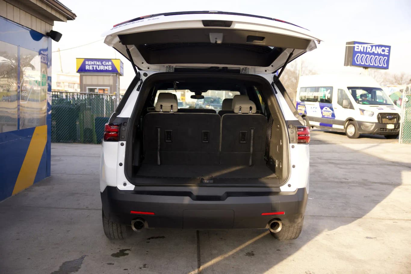 https://files.drivo.com/drivo-uploads/production/images/vehicles/FFAR_2.webp