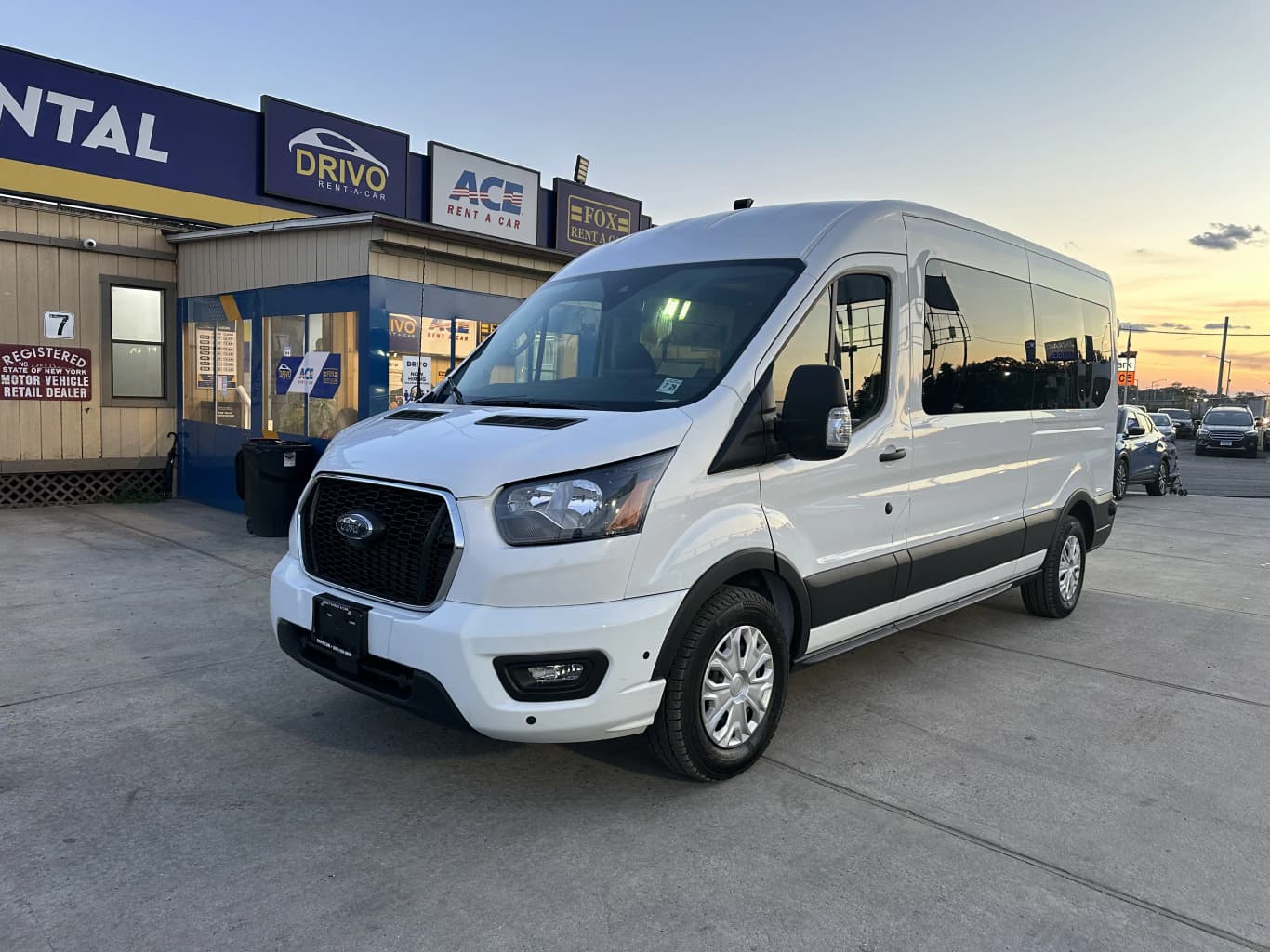 https://files.drivo.com/drivo-uploads/production/images/vehicles/FVAM_1.webp