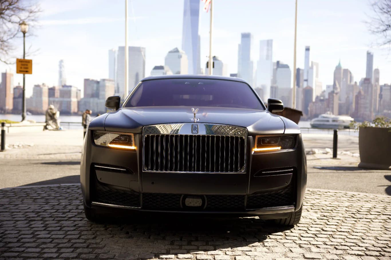 https://files.drivo.com/drivo-uploads/production/images/vehicles/GHST_1.webp