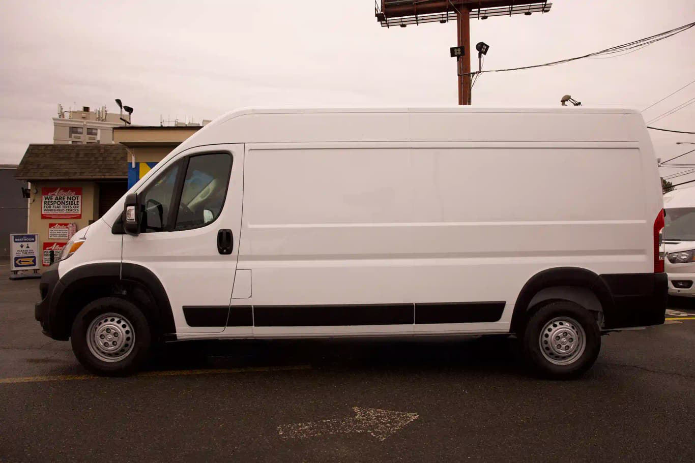 https://files.drivo.com/drivo-uploads/production/images/vehicles/SKER_2_26cULTP.webp