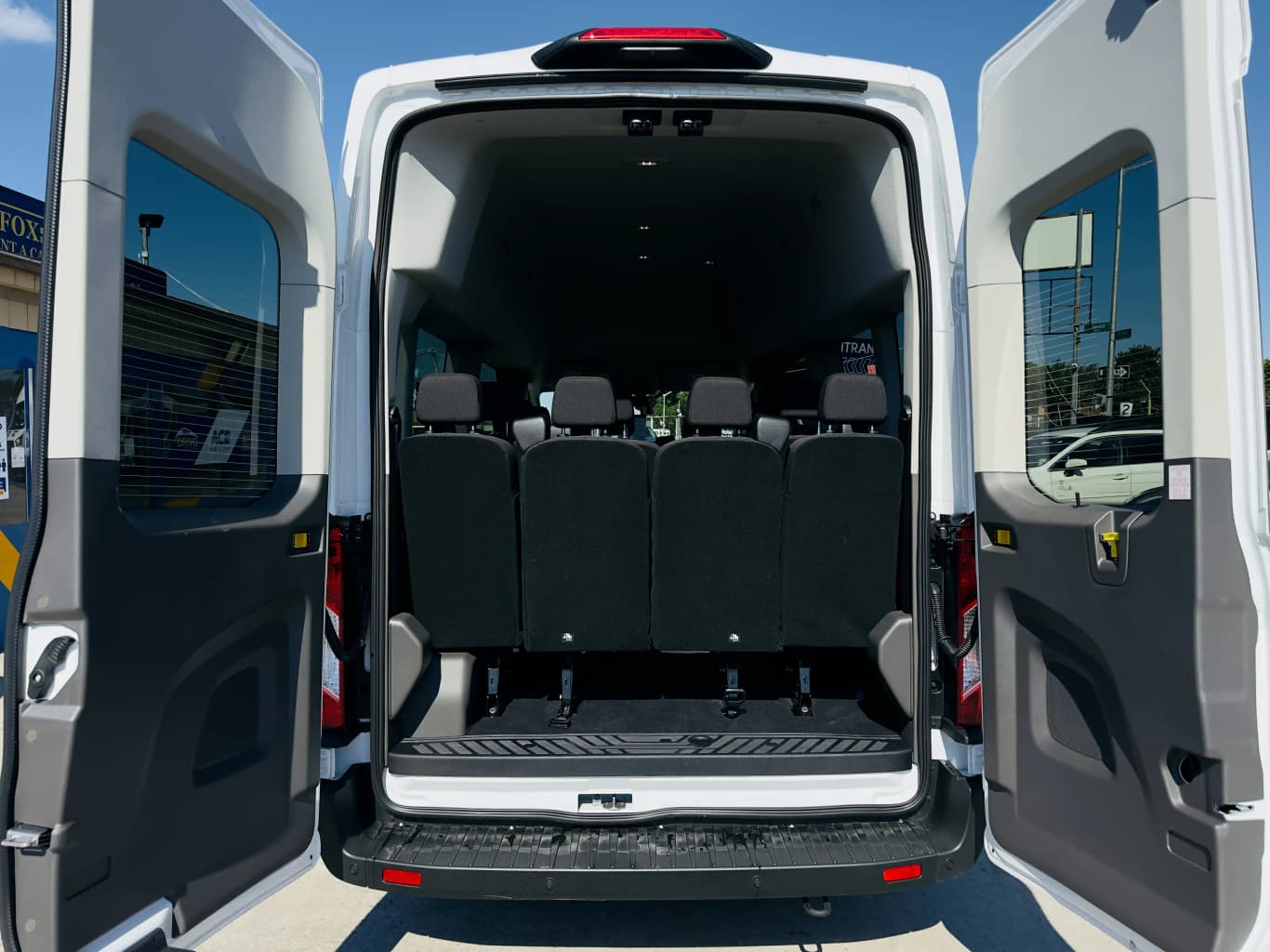 https://files.drivo.com/drivo-uploads/production/images/vehicles/SVAR_2.webp